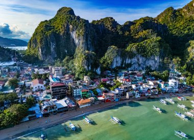 Filipinler 'in Palawan Adası' nın kuzeyindeki El Nido 'nun hava manzarası.