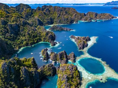 Filipinler 'in Palawan eyaletindeki Coron Adası' nda İkiz Göl.