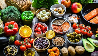 Akdeniz diyetini temsil eden gıda ürünleri.