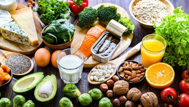 Osteoporoz ve sağlıklı kemikler için önerilen gıda ürünleri.