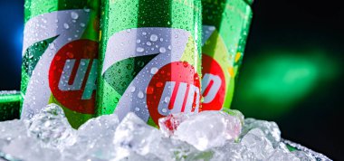 POZNAN, POL - 21 MAR 2025: PepsiCo tarafından dağıtılan karbonatlı bir meşrubat markası.