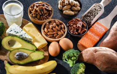 Sağlıklı cilt ve saçlar için besin takviyesi olarak önerilen biyotin açısından zengin gıda ürünleri