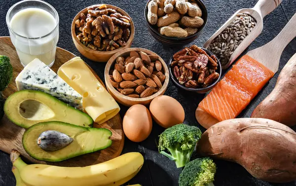 Sağlıklı cilt ve saçlar için besin takviyesi olarak önerilen biyotin açısından zengin gıda ürünleri