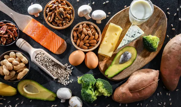 Sağlıklı cilt ve saçlar için besin takviyesi olarak önerilen biyotin açısından zengin gıda ürünleri