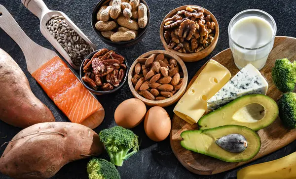 Sağlıklı cilt ve saçlar için besin takviyesi olarak önerilen biyotin açısından zengin gıda ürünleri