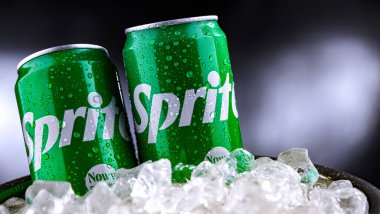 POZNAN, POL - 02 APR 2025: The Coca Cola Company tarafından dağıtılan karbonatlı bir meşrubat.