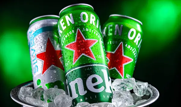 POZNAN, POL - APR 01, 2025: Heineken bira konserveleri Hollandalı bira şirketi Heineken N.V tarafından üretildi.