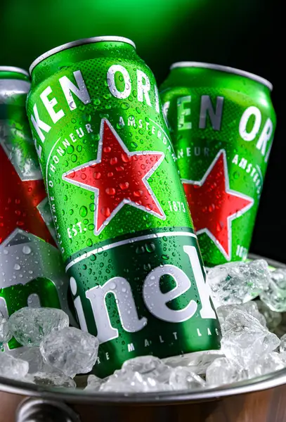 POZNAN, POL - APR 01, 2025: Heineken bira konserveleri Hollandalı bira şirketi Heineken N.V tarafından üretildi.