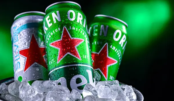 POZNAN, POL - APR 01, 2025: Heineken bira konserveleri Hollandalı bira şirketi Heineken N.V tarafından üretildi.