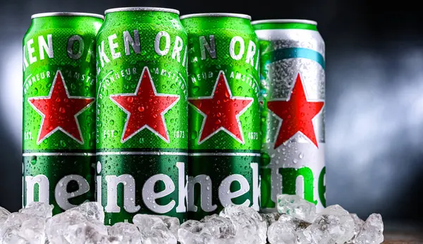 POZNAN, POL - APR 01, 2025: Heineken bira konserveleri Hollandalı bira şirketi Heineken N.V tarafından üretildi.