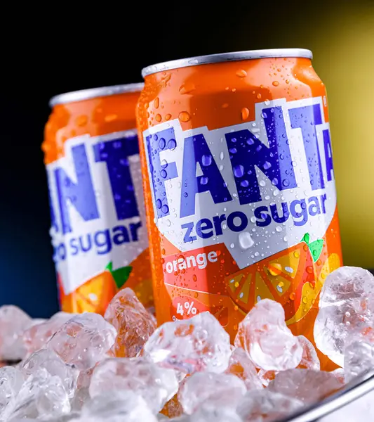 POZNAN, POL - 02 APR 2025: The Coca Cola Company tarafından dağıtılan karbonatlı bir meşrubat.