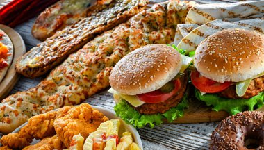 Yiyecekler kanser riskini arttırıyor. Abur cubur.