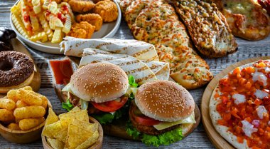 Yiyecekler kanser riskini arttırıyor. Abur cubur.