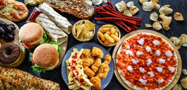 Yiyecekler kanser riskini arttırıyor. Abur cubur.