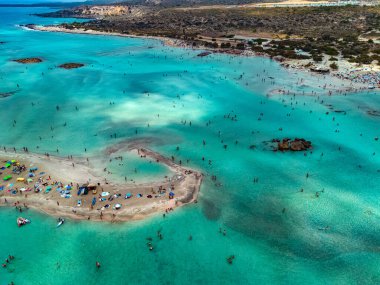 Elafonisi plajının havadan görünüşü, Girit, Yunanistan