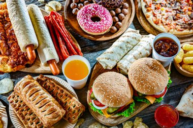 Yiyecekler kanser riskini arttırıyor. Abur cubur.