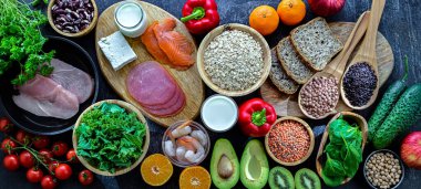 TLC diyetini temsil eden yiyecekler. Terapötik Yaşam Tarzı Değişiklikleri