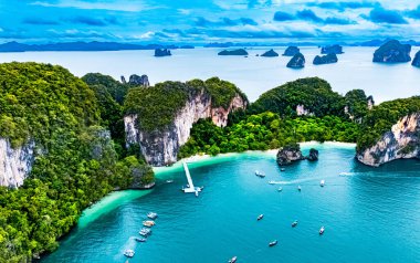 Tayland, Krabi yakınlarındaki Hong Adası 'nın hava görüntüsü.