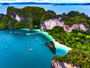 Tayland, Krabi yakınlarındaki Hong Adası 'nın hava görüntüsü.