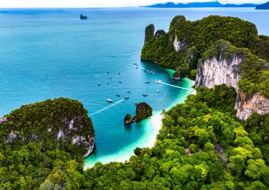Tayland, Krabi yakınlarındaki Hong Adası 'nın hava görüntüsü.