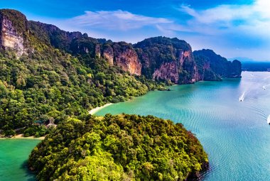 Tayland, Krabi yakınlarındaki Railay 'ın hava görüntüsü