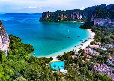 Tayland, Krabi yakınlarındaki Railay 'ın hava görüntüsü