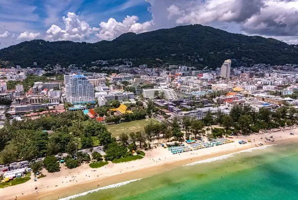 Patong 'un Tayland' daki Phuket Adası 'ndaki hava manzarası.