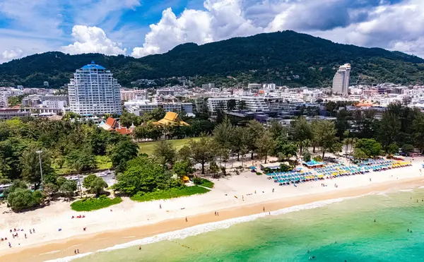 Patong 'un Tayland' daki Phuket Adası 'ndaki hava manzarası.