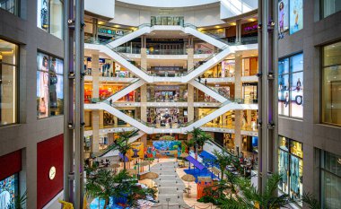 KUALA LUMPUR, MALAYSIA - 27 Mayıs 2025: Pavilion Kuala Lumpur alışveriş merkezi