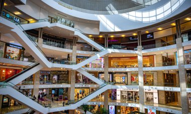 KUALA LUMPUR, MALAYSIA - 27 Mayıs 2025: Pavilion Kuala Lumpur alışveriş merkezi