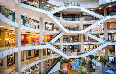 KUALA LUMPUR, MALAYSIA - 27 Mayıs 2025: Pavilion Kuala Lumpur alışveriş merkezi