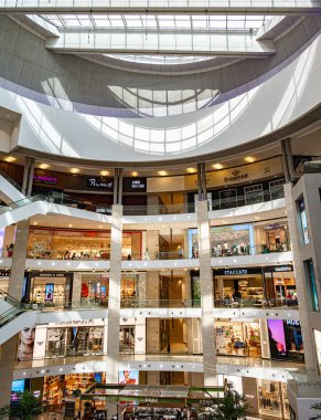 KUALA LUMPUR, MALAYSIA - 27 Mayıs 2025: Pavilion Kuala Lumpur alışveriş merkezi