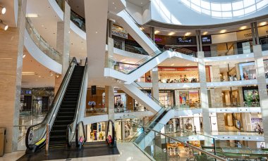 KUALA LUMPUR, MALAYSIA - 27 Mayıs 2025: Pavilion Kuala Lumpur alışveriş merkezi