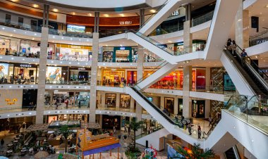 KUALA LUMPUR, MALAYSIA - 27 Mayıs 2025: Pavilion Kuala Lumpur alışveriş merkezi