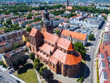 Batı Pomeranya Voyvoda St. Mary Kilisesi ile Stargard manzarası, Polonya.