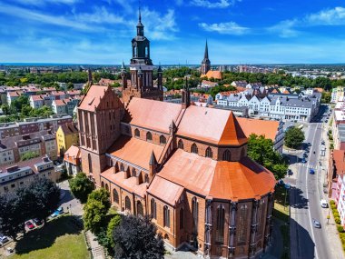 Batı Pomeranya Voyvoda St. Mary Kilisesi ile Stargard manzarası, Polonya.