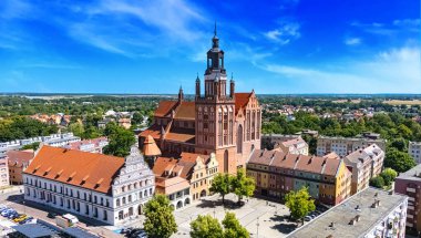 Batı Pomeranya Voyvoda St. Mary Kilisesi ile Stargard manzarası, Polonya.