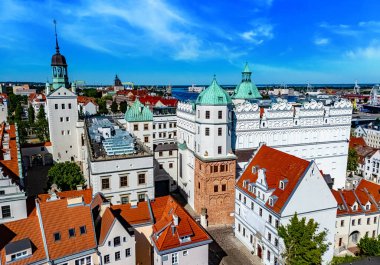 Batı Pomeranya Voyvoda, Polonya 'daki Szczecin eski kasabasındaki Ducal Kalesi manzarası