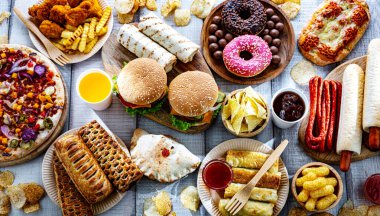 Yiyecekler kanser riskini arttırıyor. Abur cubur.