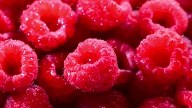 Taze olgun ahududulu kompozisyon.