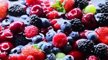 Taze meyveli kompozisyon. Meyve diyeti