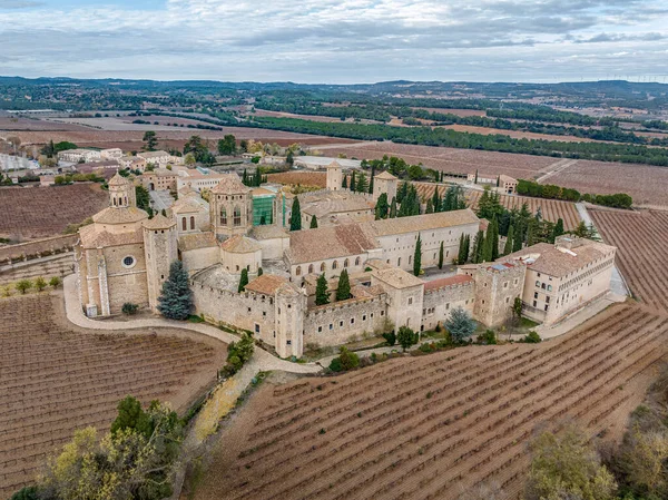 Монастырь Санта Мария Поблет Каталония Испания Вид Сбоку Оттенком Осеннего — стоковое фото