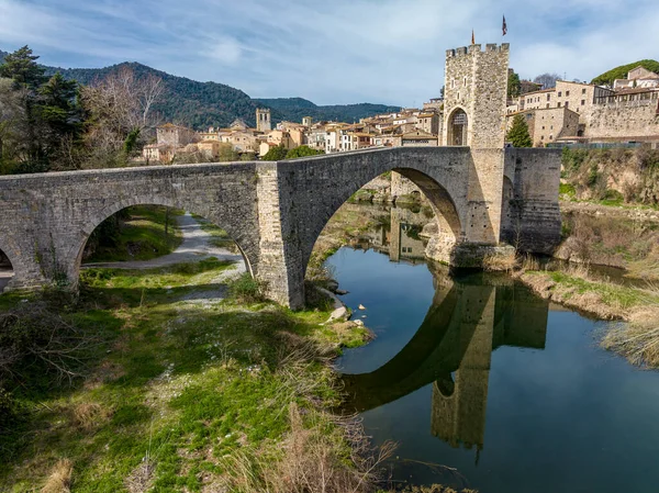 贝萨卢西班牙 一个加泰罗尼亚村庄 似乎已经停止时钟在中世纪 — 图库照片
