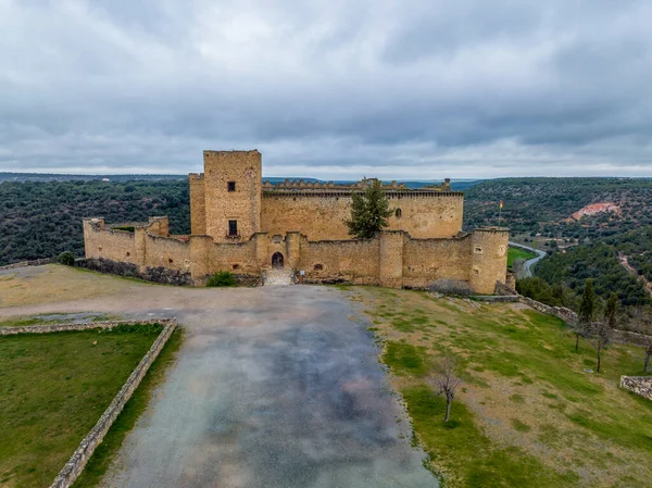 Średniowieczny Zamek Pedraza Zbudowany Esplanadzie Pól Kastylii Segowia Hiszpania — Zdjęcie stockowe