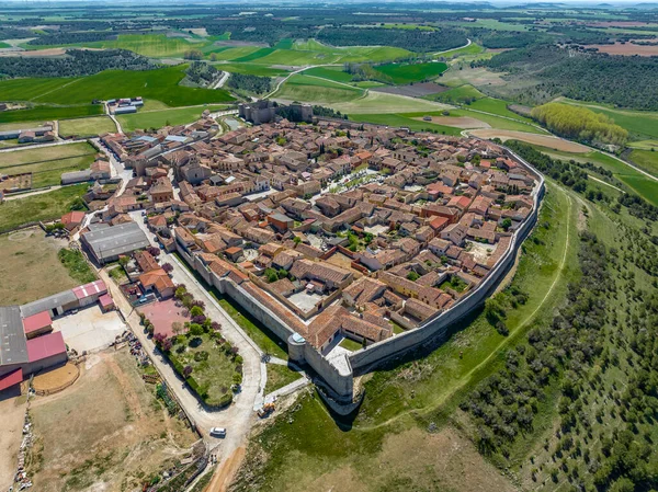 Panoramiczny Widok Lotu Ptaka Średniowieczne Miasto Uruena Valladolid Hiszpania Widok — Zdjęcie stockowe