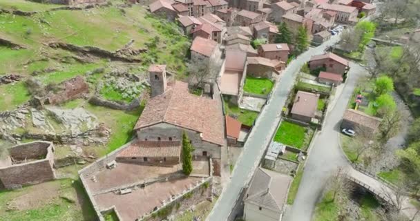属于拉里奥哈省的西班牙Viniegra Arriba美丽城镇的空中景观 — 图库视频影像