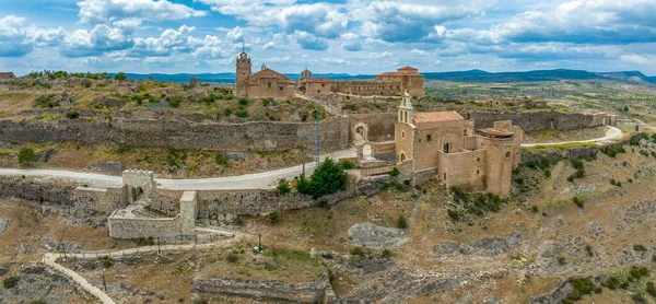 属于昆卡省的西班牙莫亚市 该镇主要大门的空中景观细节 — 图库照片