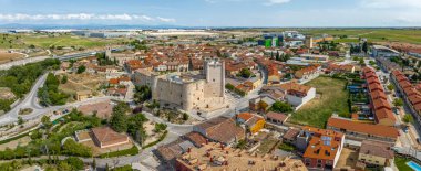 İspanya 'nın Castilla-La Mancha eyaletinde yer alan Torija belediyesinin hava panoramik manzarası.