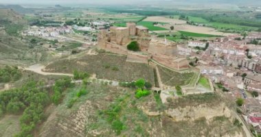 Müslüman kökenli Monzn Huesca Kalesi, Tapınak Düzeni, 10. yüzyıldan 20. yüzyıla kadar tüm savaşlarda savaş çıkarlarının zor bir şekilde fethedildiği stratejik durum..