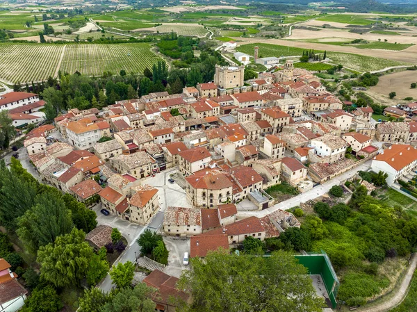 스페인의 아름다운 마을로 Rioja에 속하는 사자자라 스톡 사진